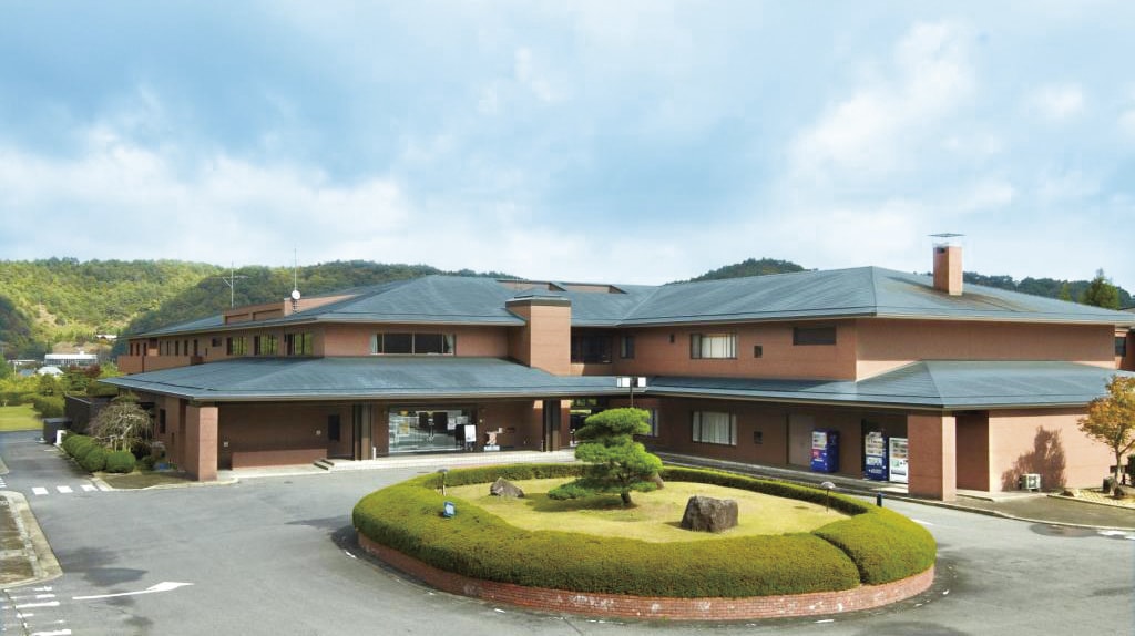 興津大三　DAIZO　FOOTBALL　FAMILLIAR SOCCER サッカー　フットボール　ファミリア　だいぞう　おきつ　静岡　清水　島田　shimada しまだ　あかでみー　奈良　山辺高校　ボスコヴィラ　ボスコビラ　山辺高校　選手権　ユース　ジュニアユース　ユース　中学生　小学生　サッカースクール　淡路島　清水商業　清商　サッカー部　優勝　全日本　陸上　兵庫　プロ　Jリーガー　大和高原　アルトラ　あるとら