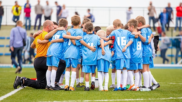 興津大三　DAIZO　FOOTBALL　FAMILLIAR SOCCER サッカー　フットボール　ファミリア　だいぞう　おきつ　静岡　清水　島田　shimada しまだ　あかでみー　奈良　山辺高校　ボスコヴィラ　ボスコビラ　山辺高校　選手権　ユース　ジュニアユース　ユース　中学生　小学生　サッカースクール　淡路島　清水商業　清商　サッカー部　優勝　全日本　陸上　兵庫　プロ　Jリーガー